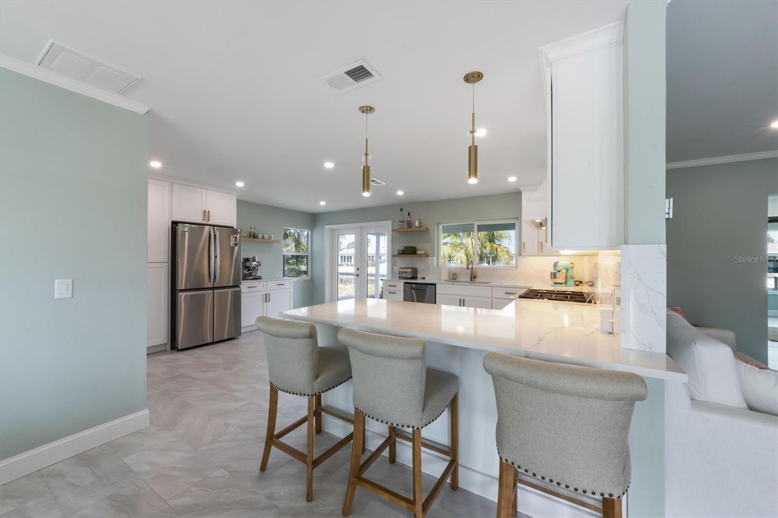 611 DUNDEE LANE