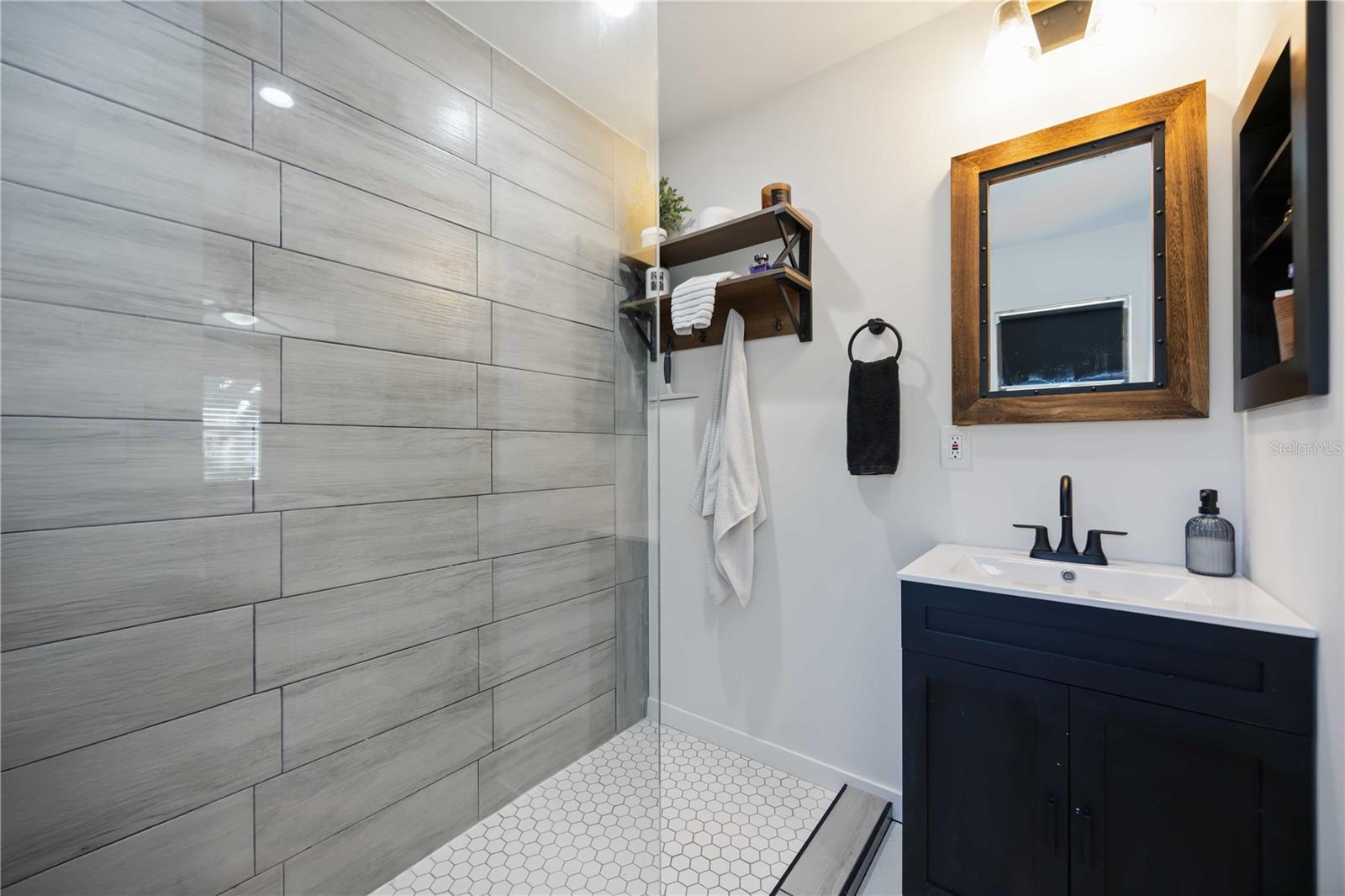 DEER HOLLOW - Residential