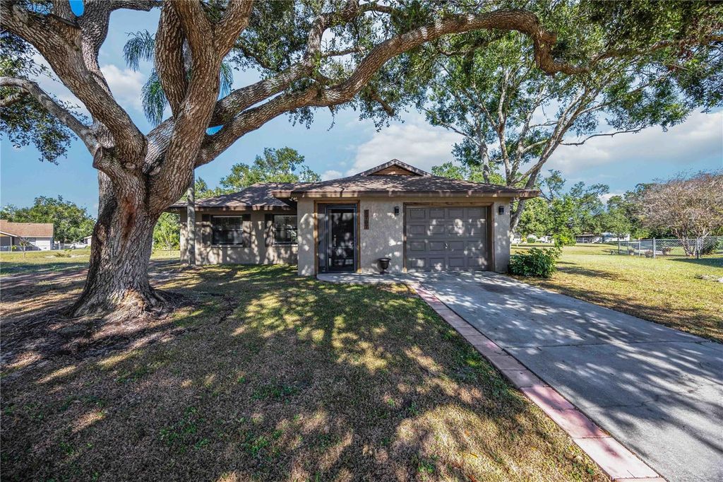 Photo of 5707 Deer Hollow Lane W, Sarasota, FL 34232 (MLS # A4669834)