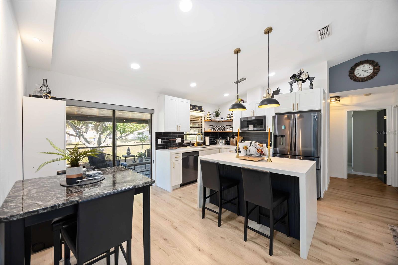 DEER HOLLOW - Residential