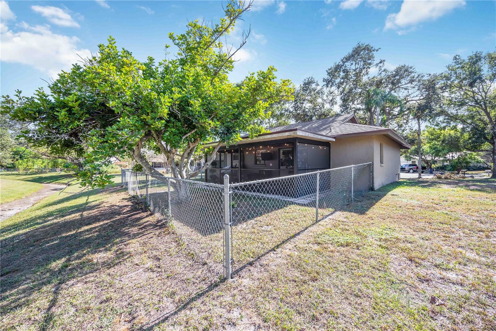 DEER HOLLOW - Residential