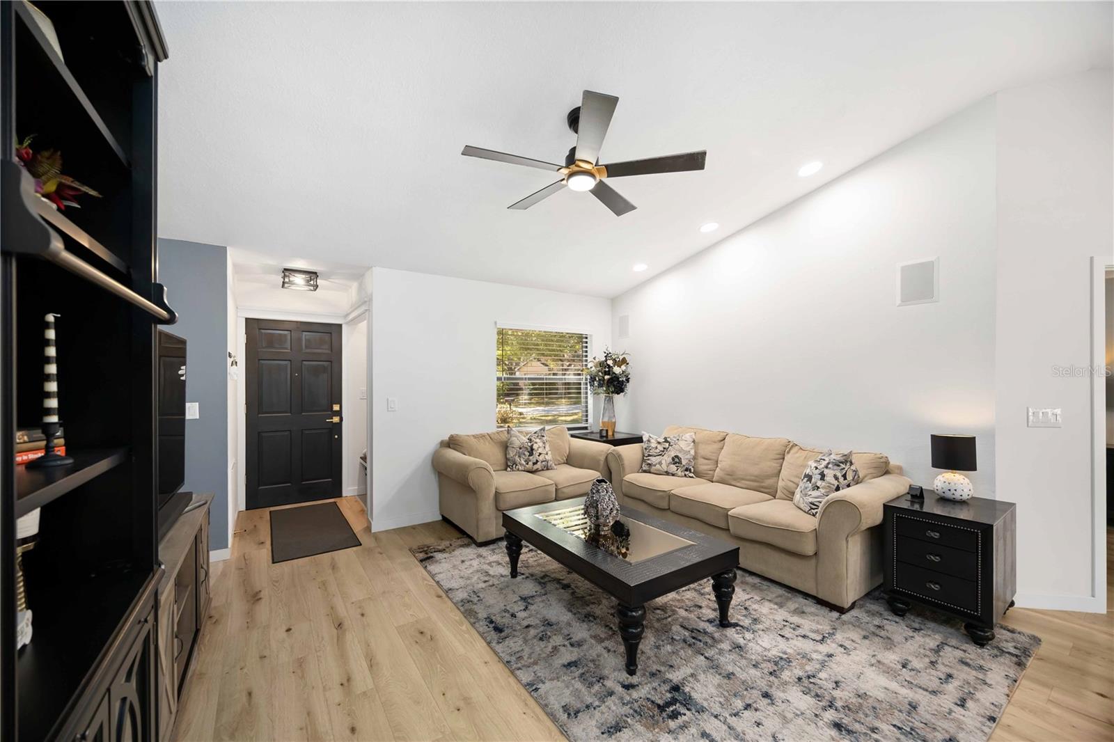 DEER HOLLOW - Residential