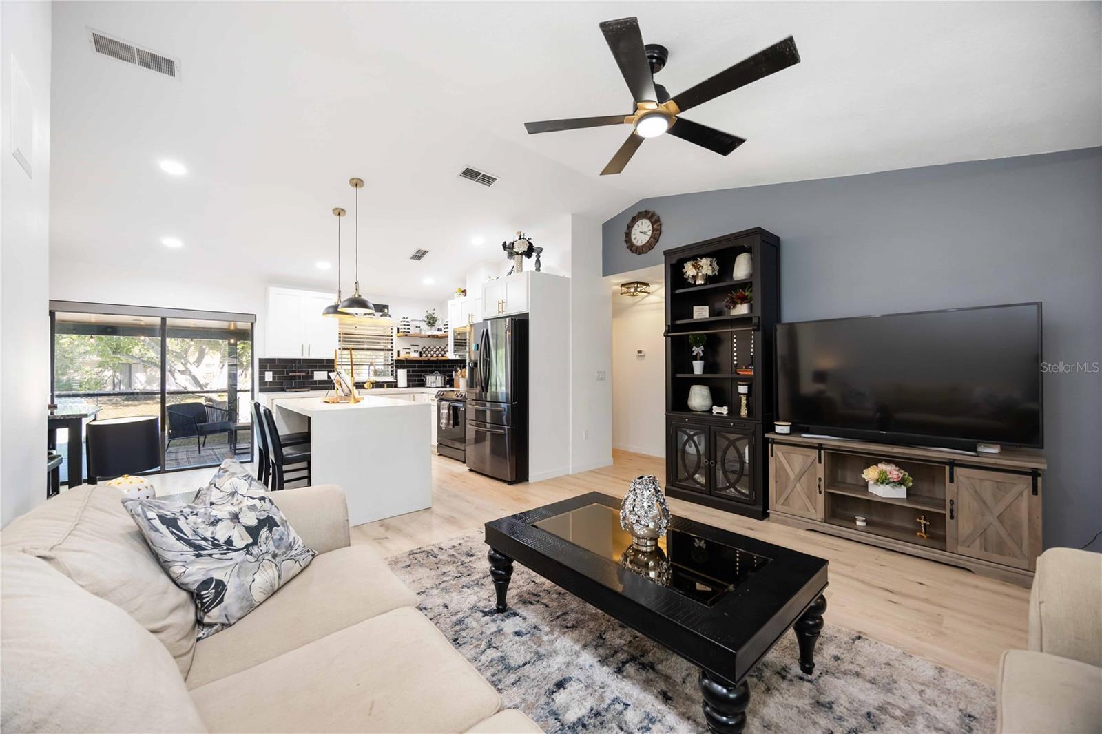 DEER HOLLOW - Residential