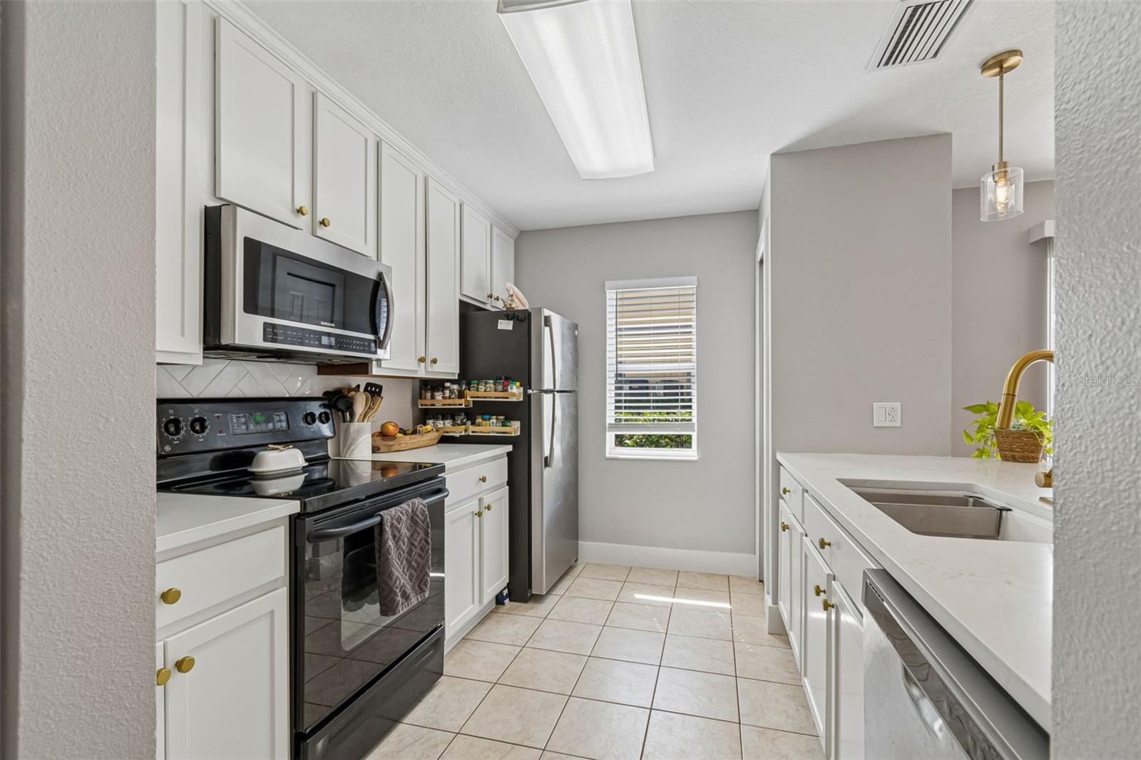 COQUINA KEY TWNHMS - Residential