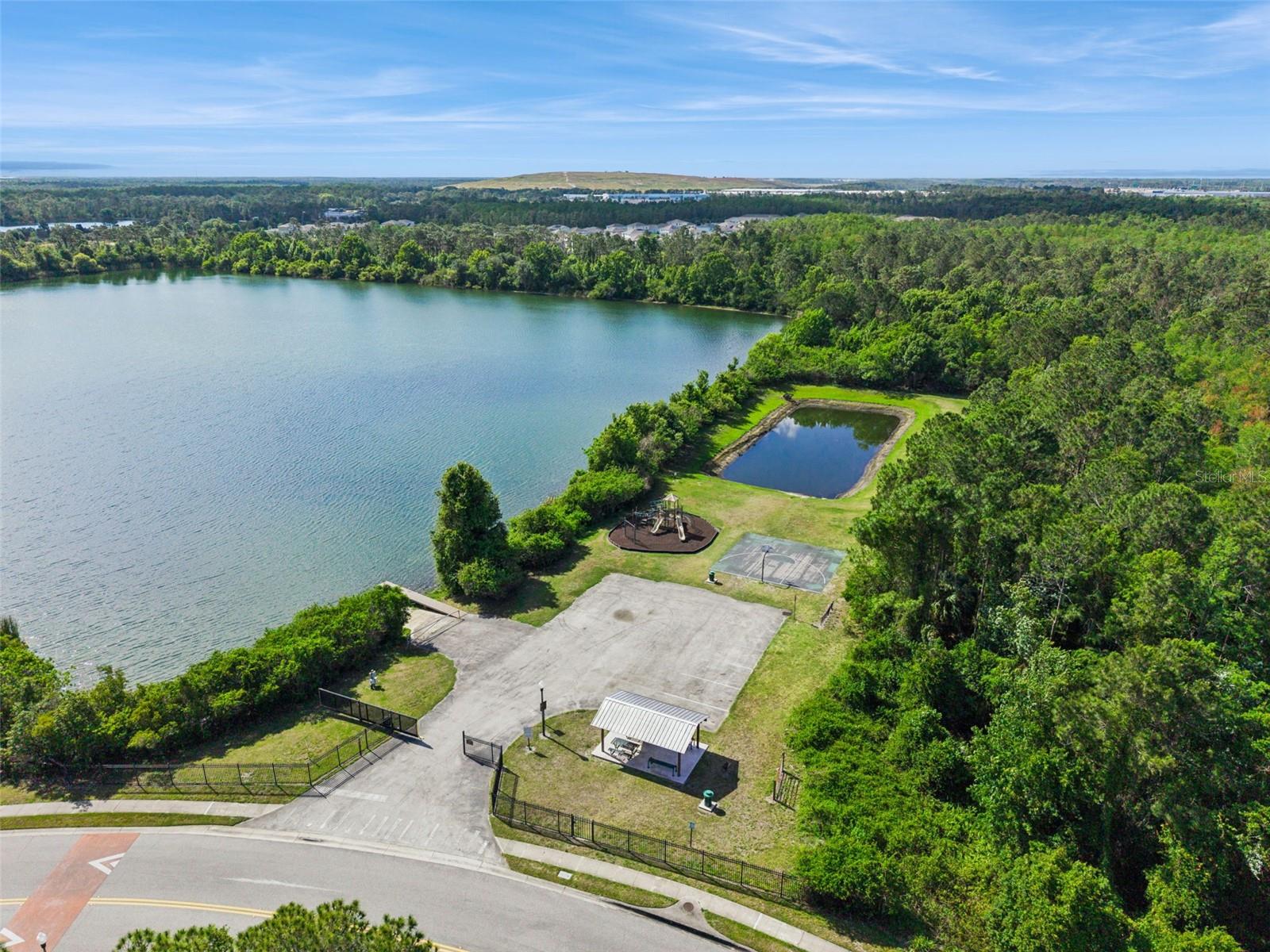 WATERSIDE ESTATES - Residential