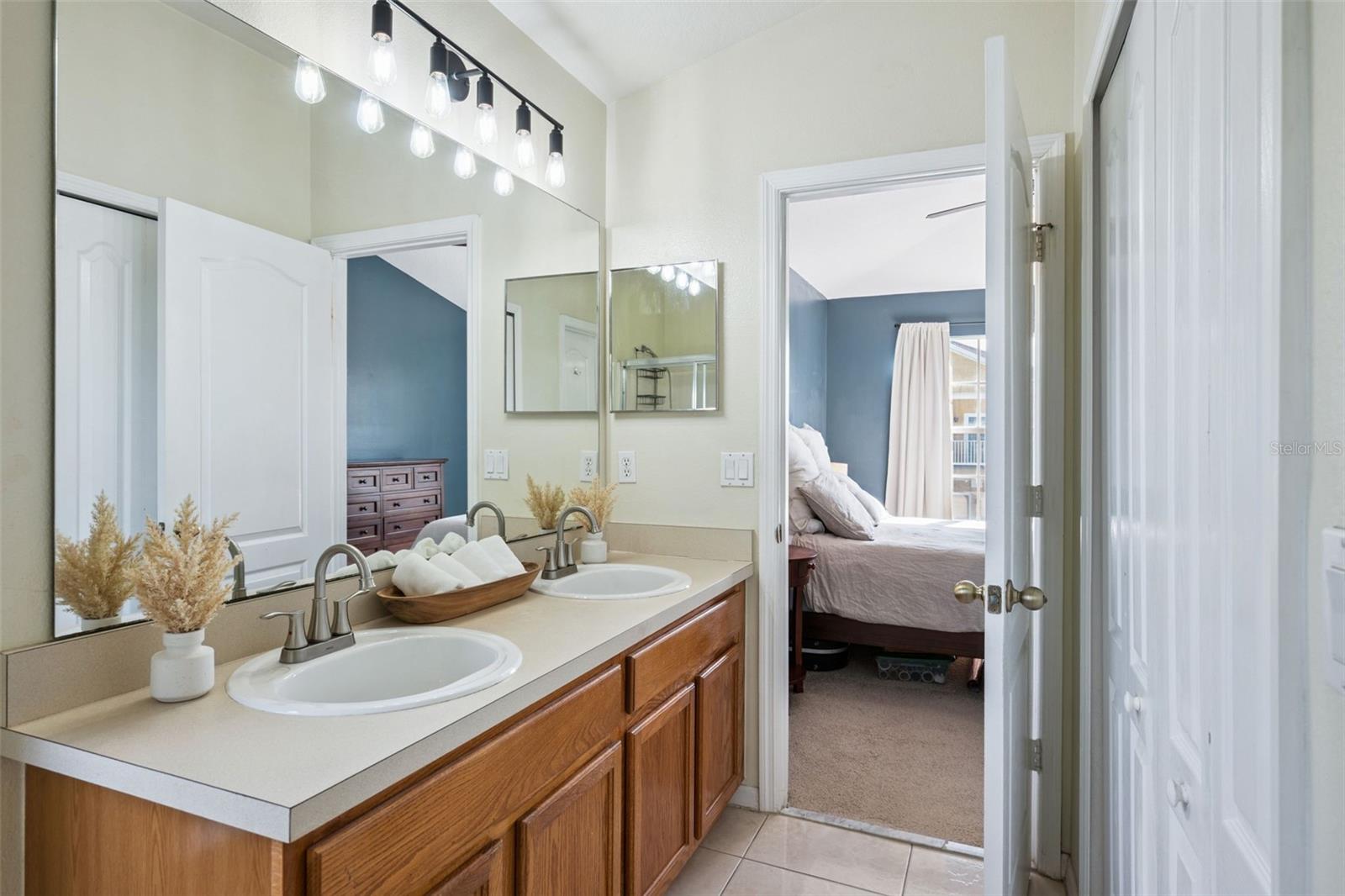 WATERSIDE ESTATES - Residential