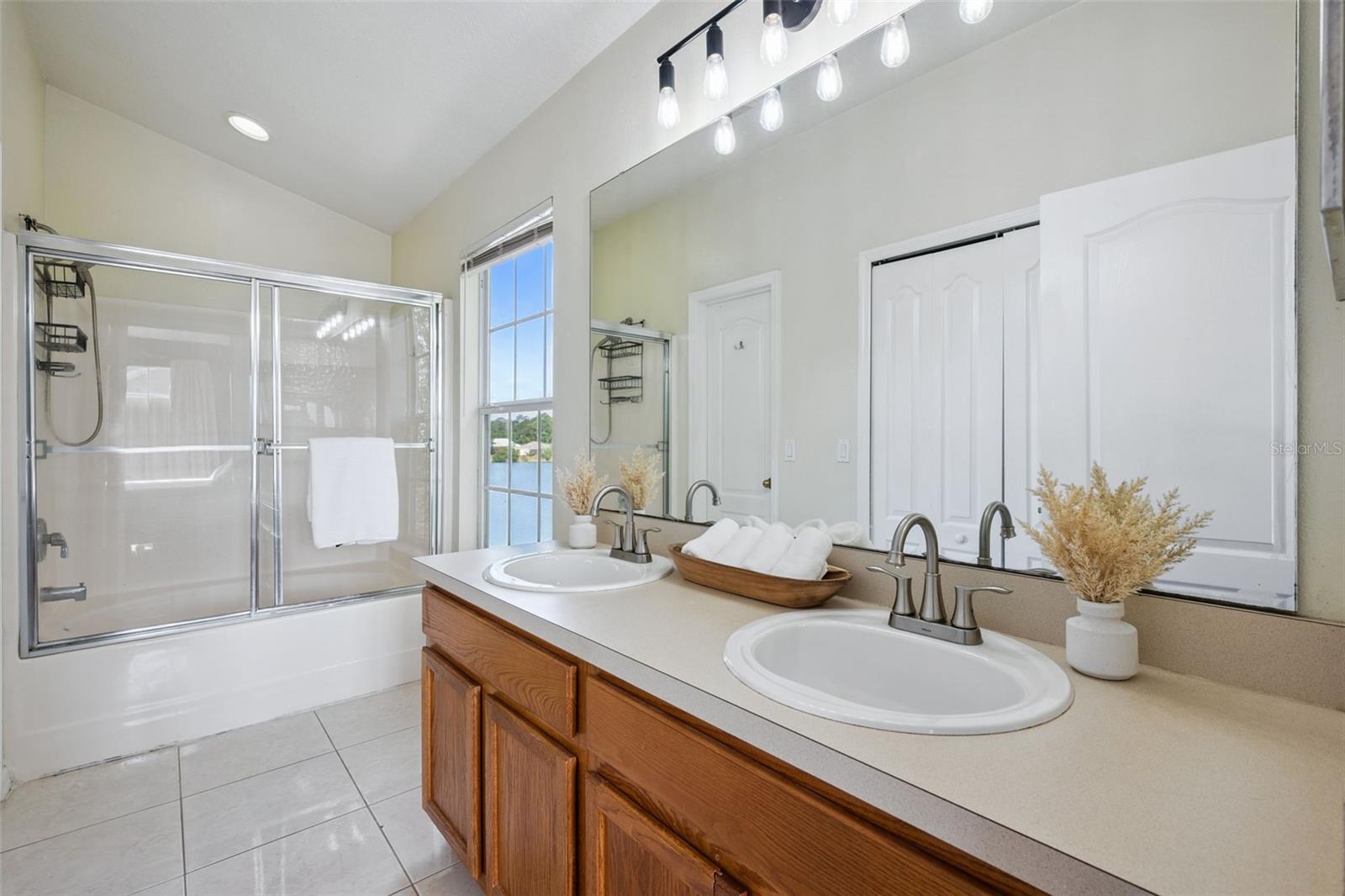 WATERSIDE ESTATES - Residential
