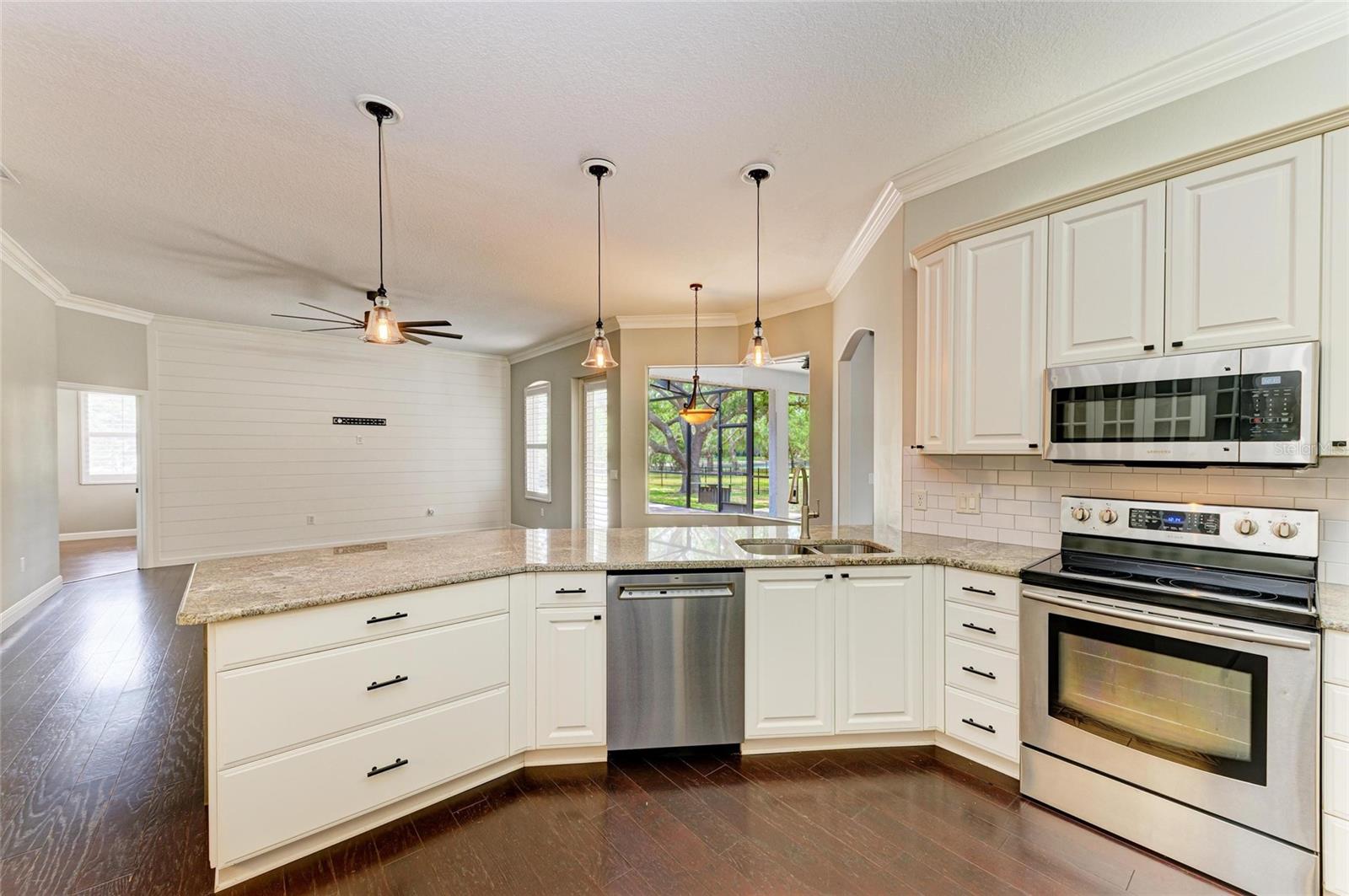 COUNTRY CREEK PH I - Residential Lease