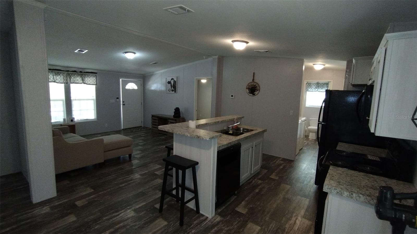 MELROSE LANDING - Residential