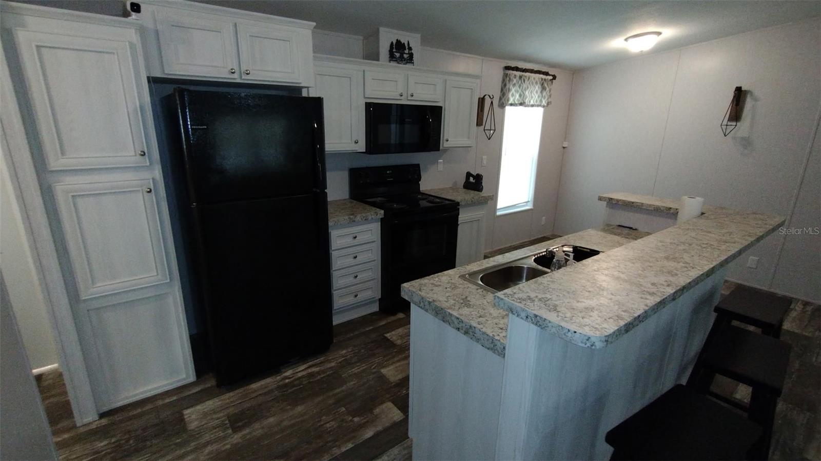 MELROSE LANDING - Residential
