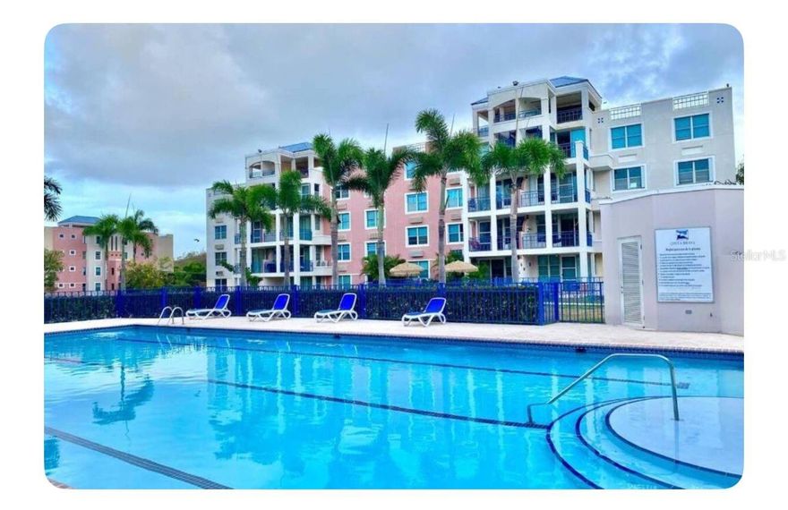 Tercer piso | Solo un piso de escaleras para subir
Precio de Venta: $225,000 – Negociable
? Se permiten alquileres a corto plazo (Airbnb / Vrbo)

Descubre este espacioso y cómodo apartamento ubicado en el codiciado condominio Costa Brava en Ceiba. La unidad está estratégicamente localizada con una hermosa vista a la piscina y una distribución ideal para vivir o invertir.

Características del Apartamento
 • 3 habitaciones
 • 2 baños
 • Sala y comedor abiertos
 • Balcón con vista directa a la piscina
 • A/C en todas las habitaciones
 • Gabinetes de cocina remodelados
 • Amplia área de laundry
 • Un solo set de escaleras para bajar

Amenidades del Condominio
 • Piscinas
 • Cancha de tenis
 • Cancha de baloncesto
 • Gazebos para actividades
 • Seguridad 24 horas

Gastos Mensuales y Anuales
 • HOA: $167.32 mensual
 • Seguro: $1,024.90 anual
 • CRIM: $1,110.54 anual