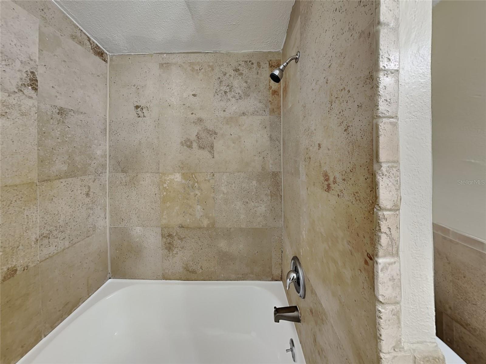 KNOLLWOOD REP - Residential Lease