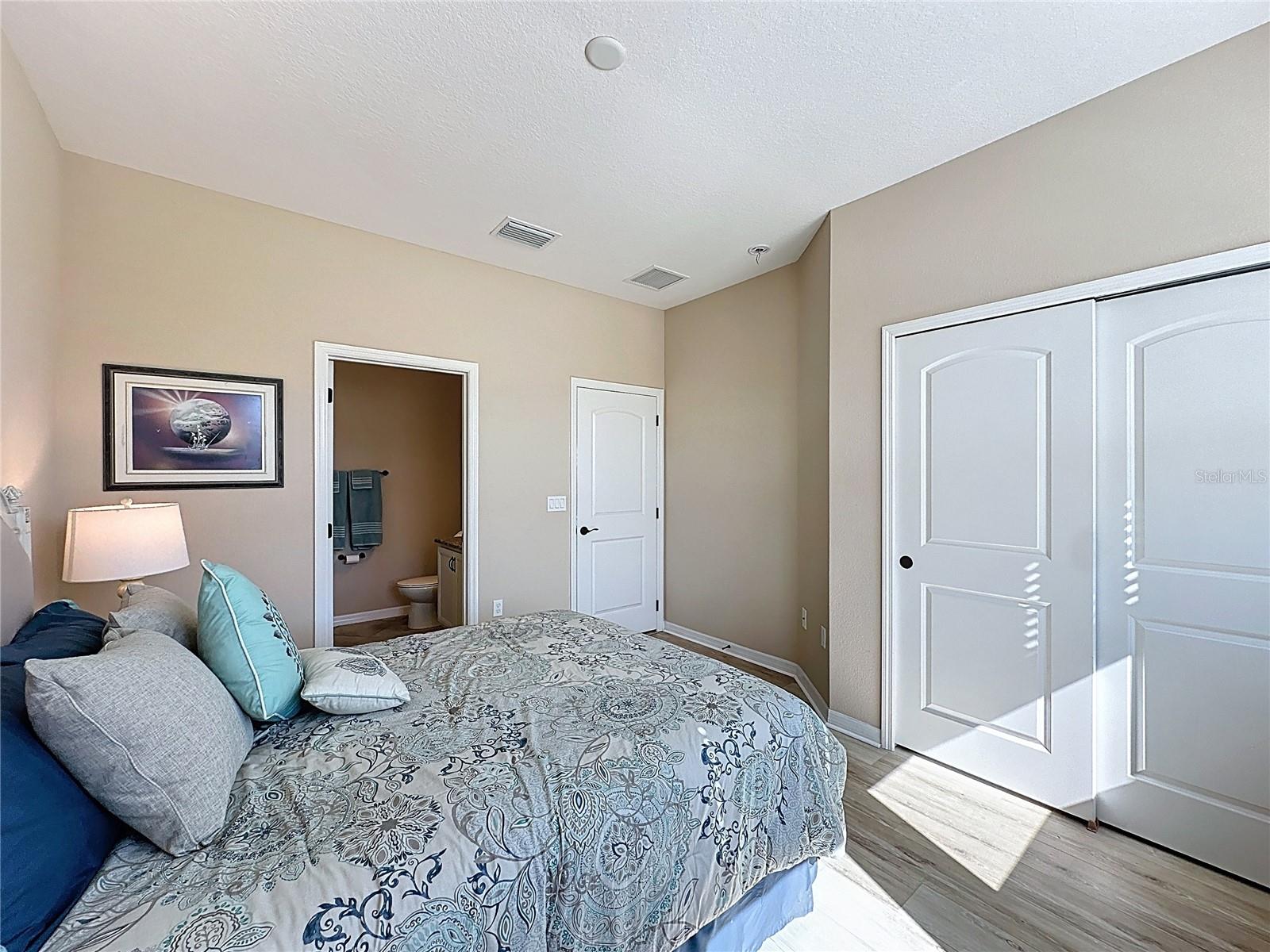 CASCADES OF GROVELAND (TRILOGY) - Residential