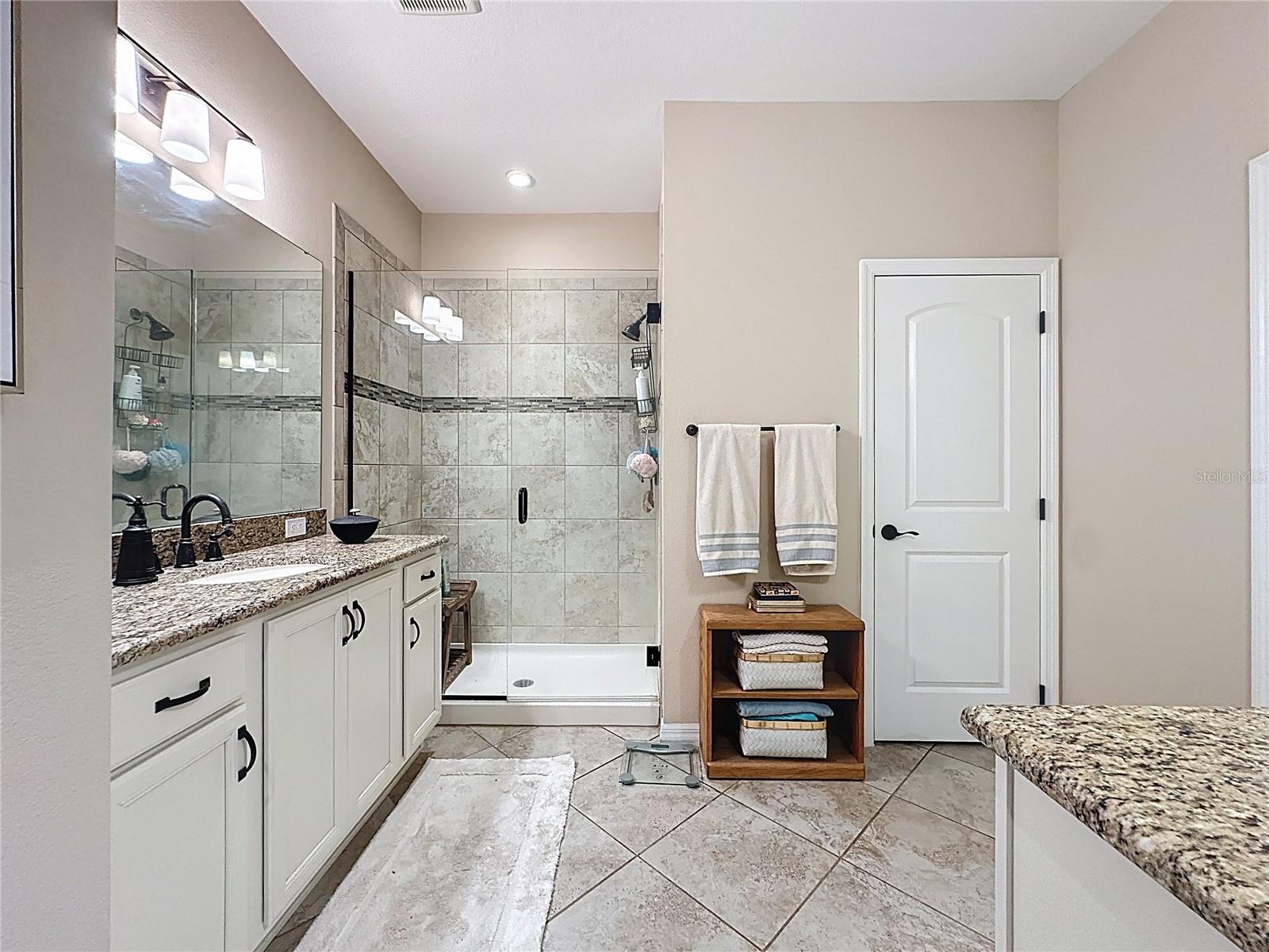 CASCADES OF GROVELAND (TRILOGY) - Residential