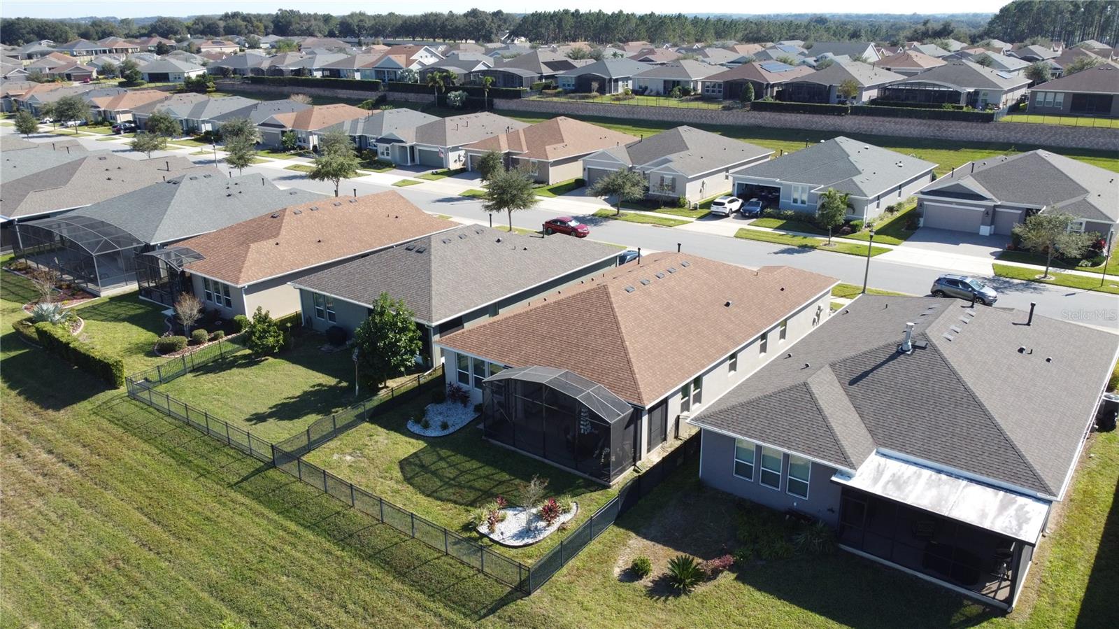 CASCADES OF GROVELAND (TRILOGY) - Residential