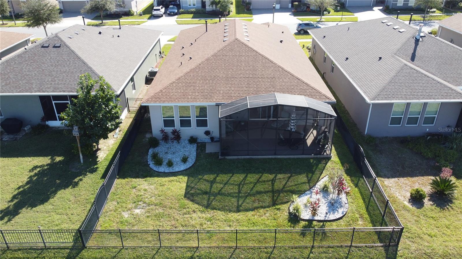 CASCADES OF GROVELAND (TRILOGY) - Residential