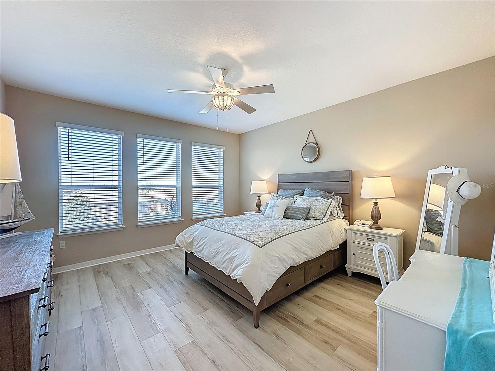 CASCADES OF GROVELAND (TRILOGY) - Residential