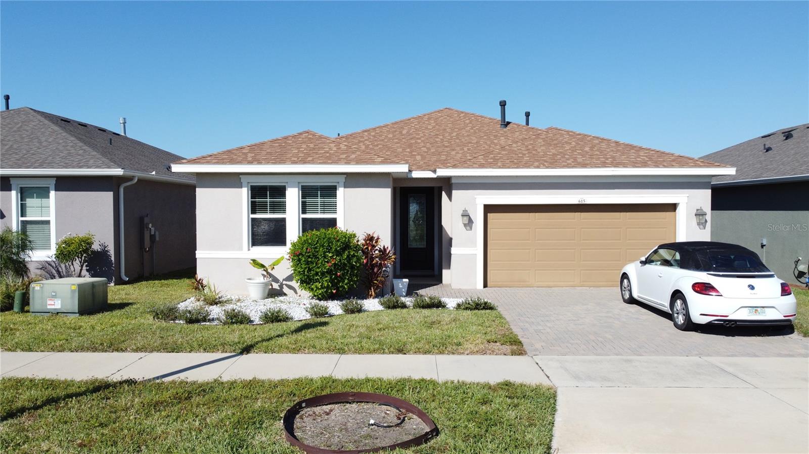 CASCADES OF GROVELAND (TRILOGY) - Residential