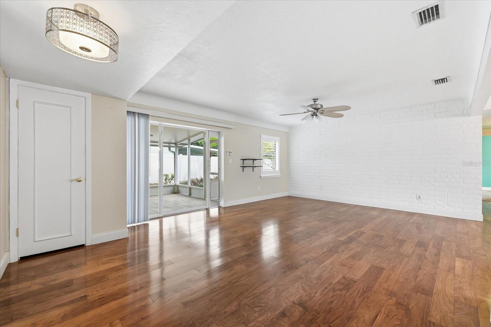 BLOSSOM LAKE VILLAGE SEC 3 - Residential