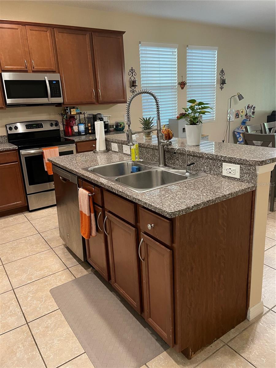 PICKETT RESERVE - Residential