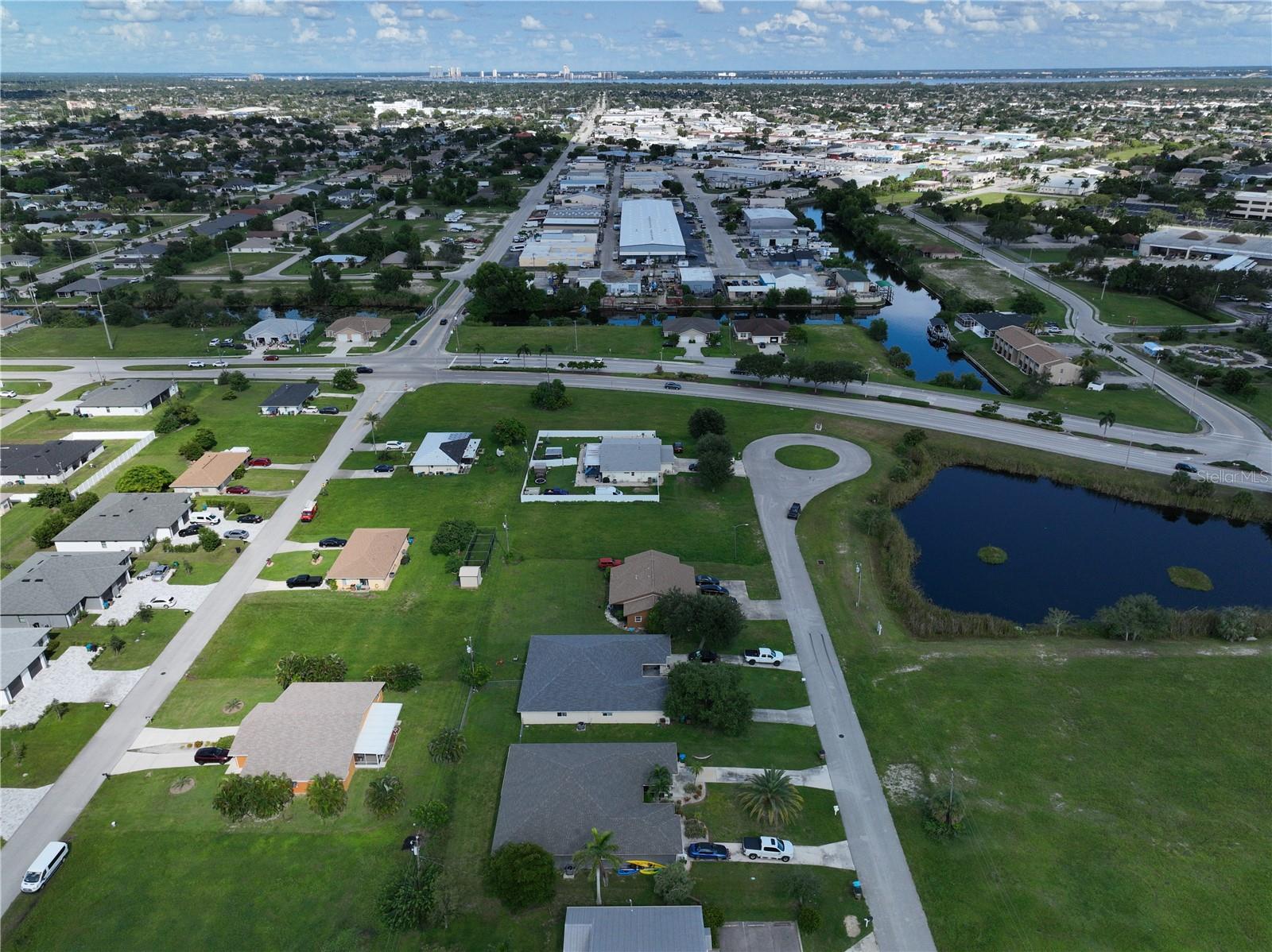 CAPE CORAL - Land