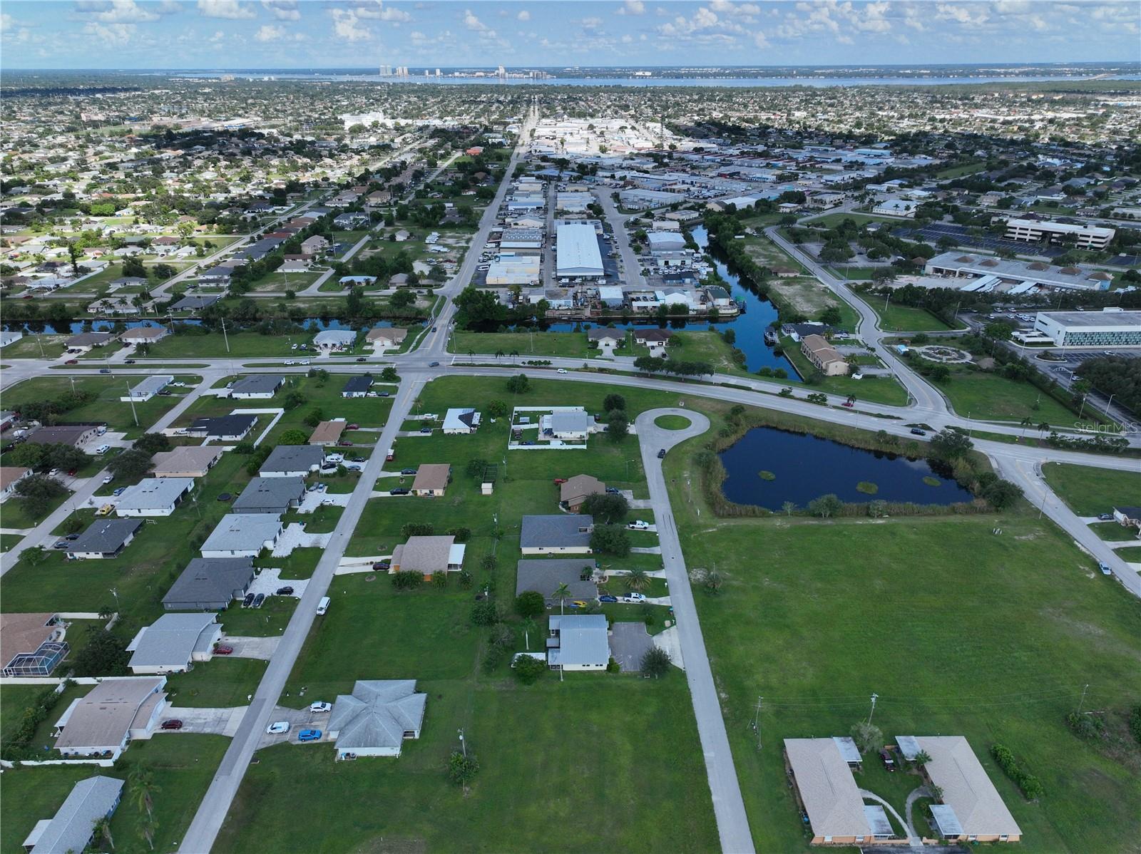 CAPE CORAL - Land