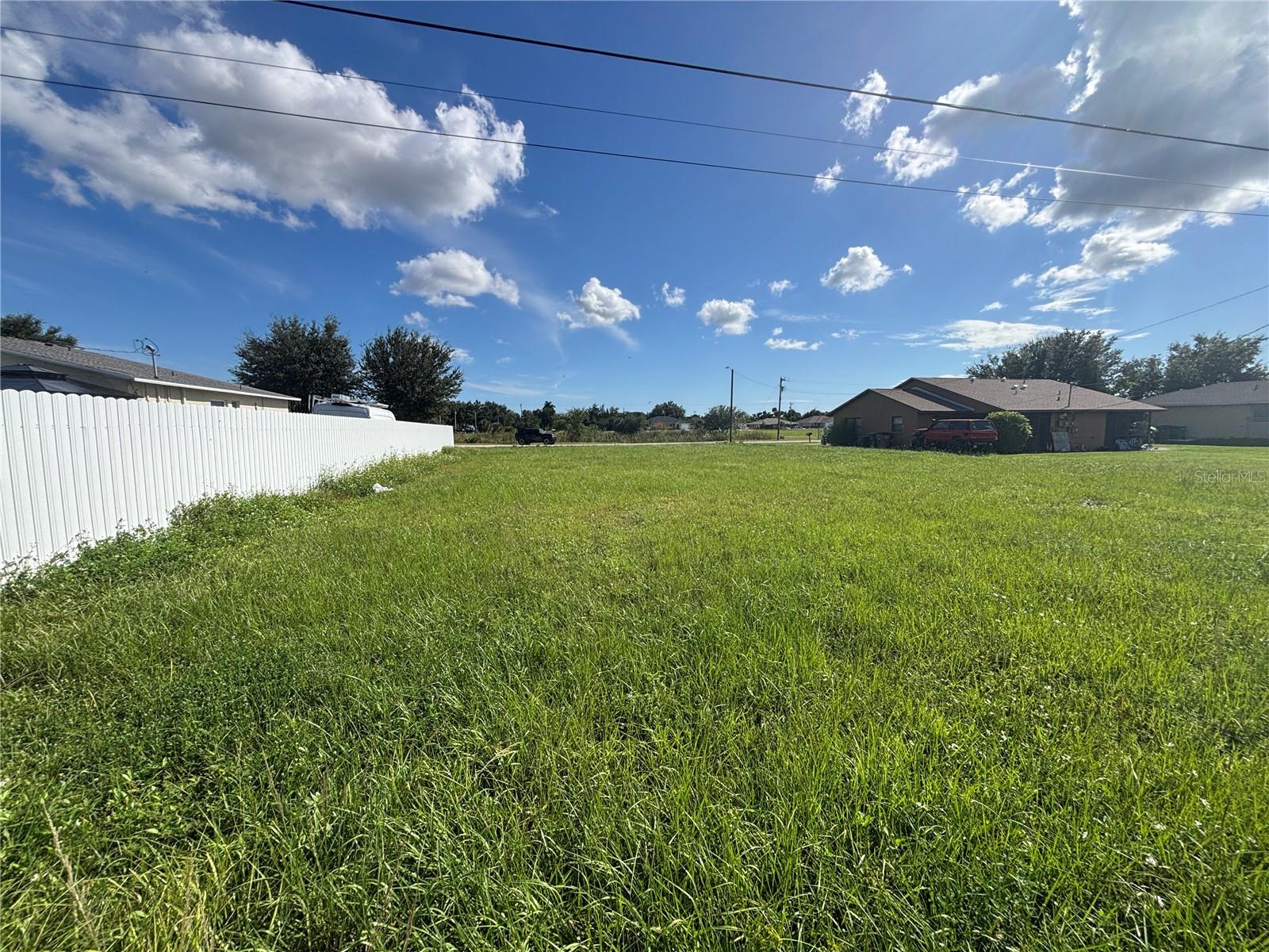 CAPE CORAL - Land