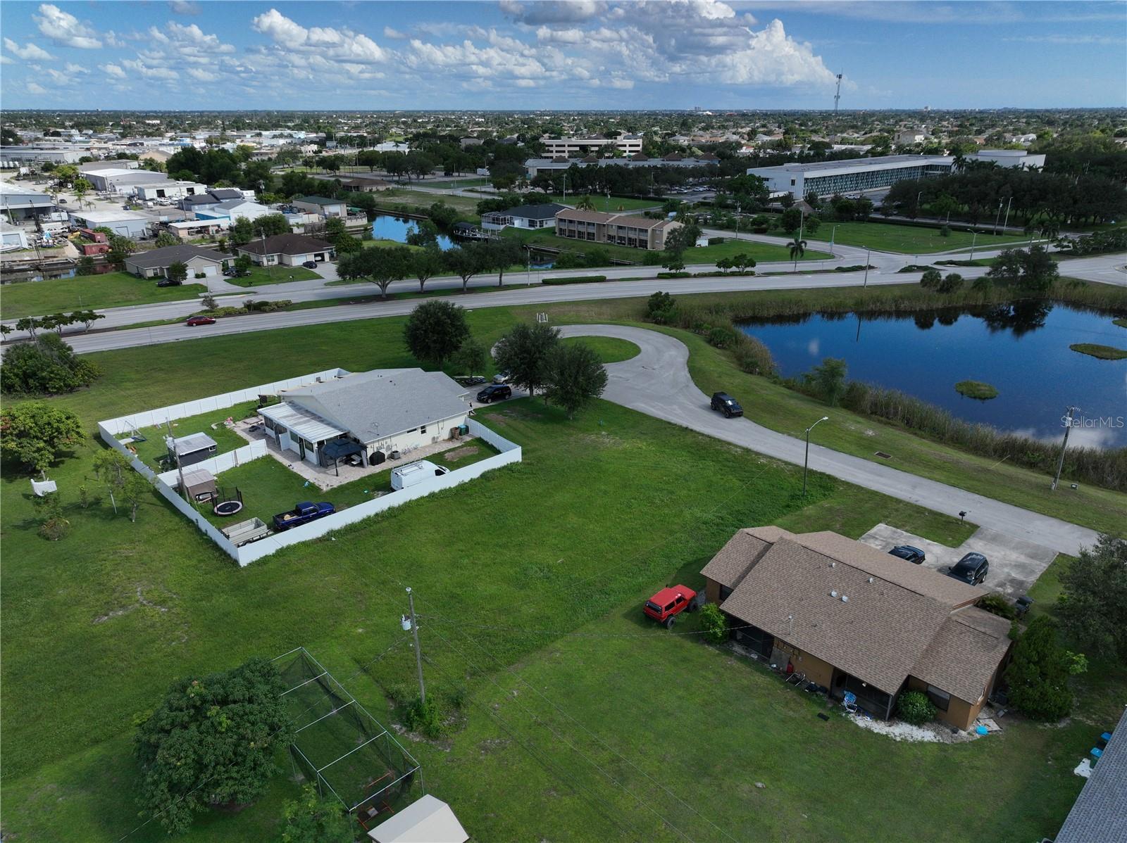 CAPE CORAL - Land