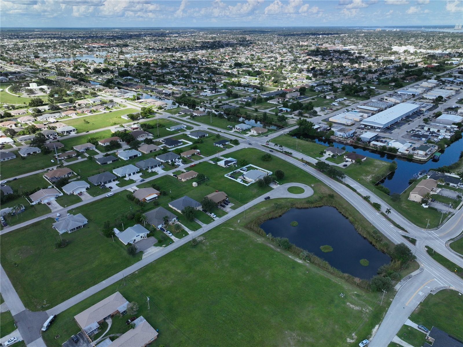 CAPE CORAL - Land