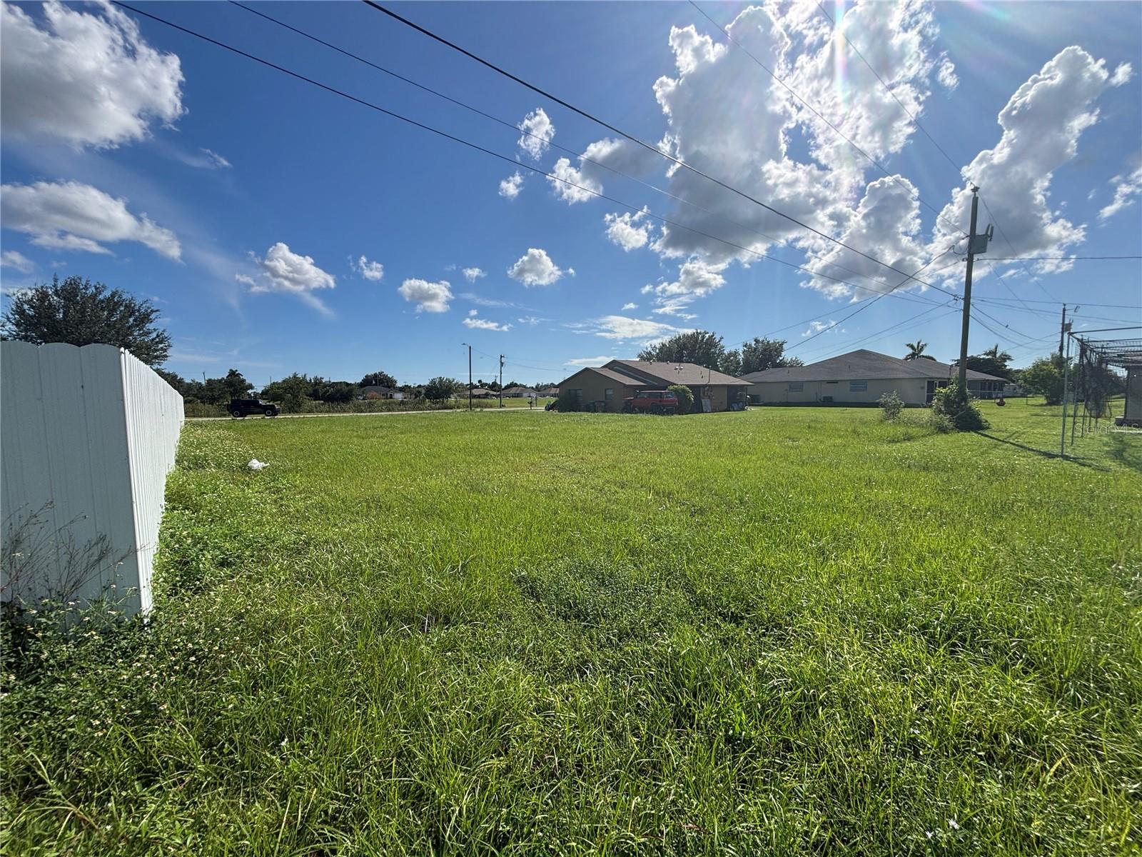 CAPE CORAL - Land