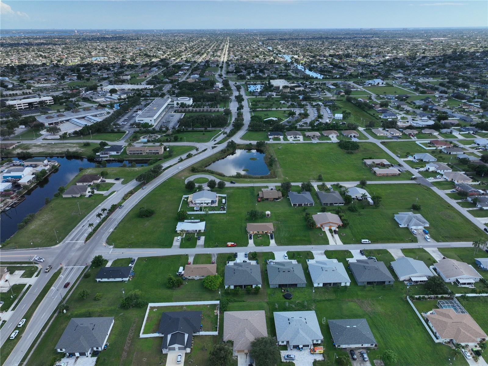 CAPE CORAL - Land