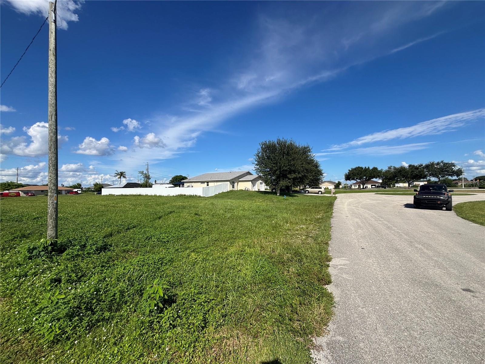 CAPE CORAL - Land