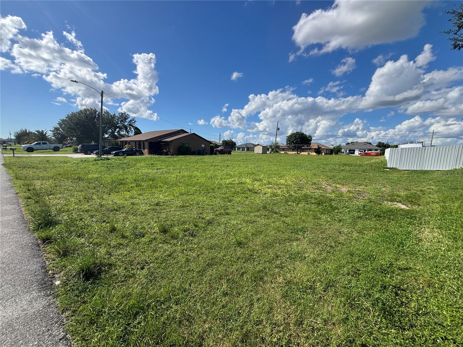 CAPE CORAL - Land