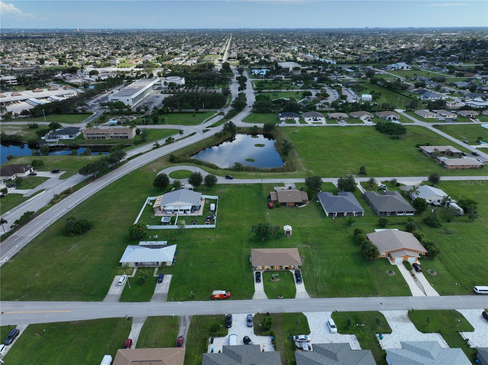 CAPE CORAL - Land