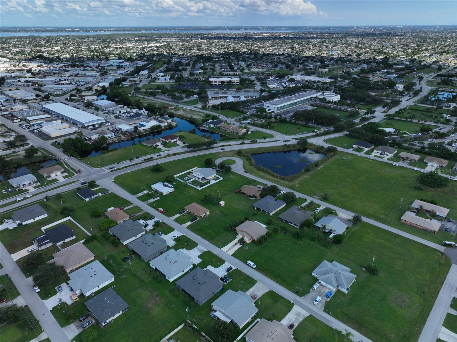 CAPE CORAL - Land