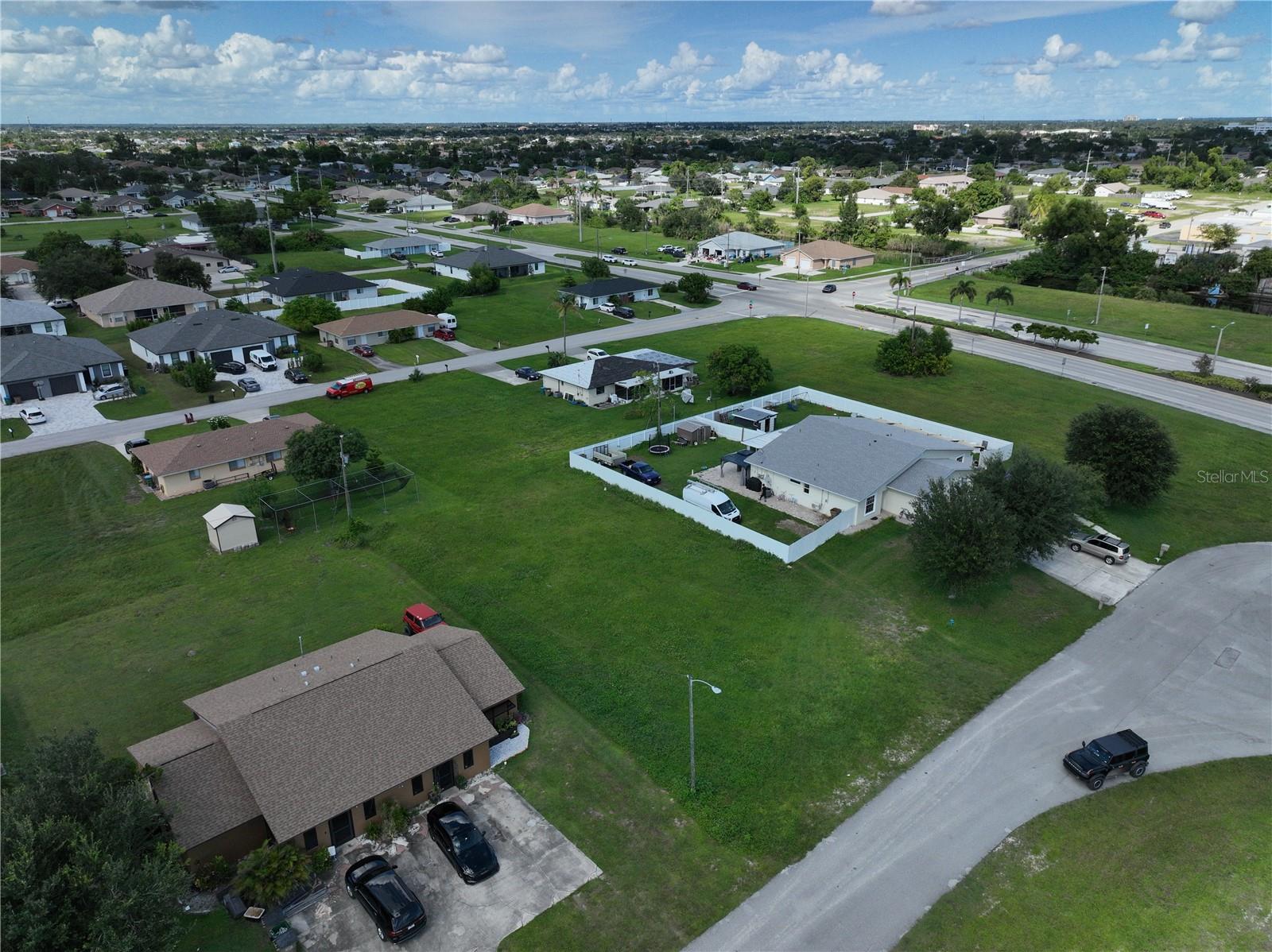 CAPE CORAL - Land