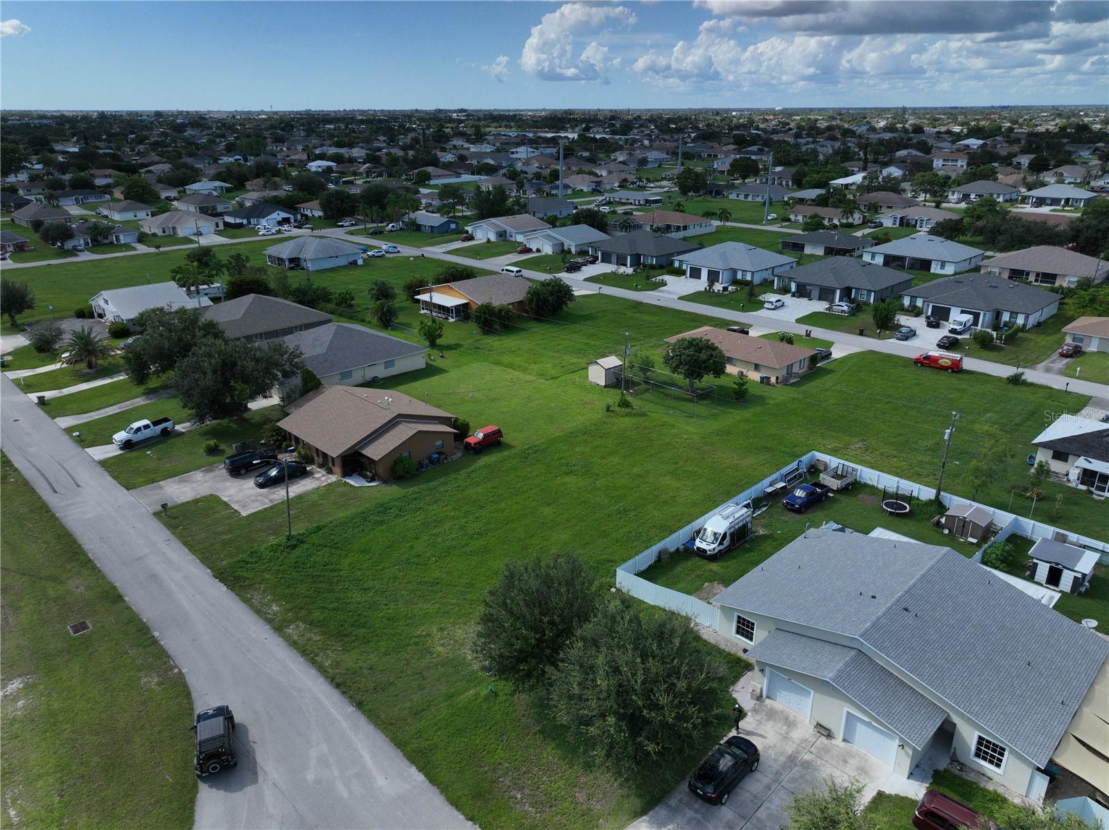 CAPE CORAL - Land