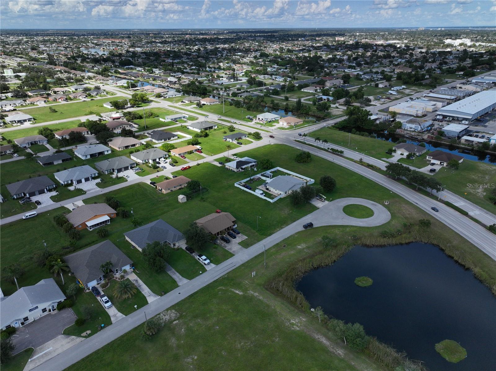 CAPE CORAL - Land