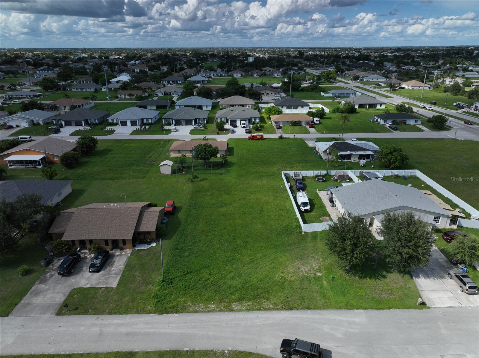 CAPE CORAL - Land