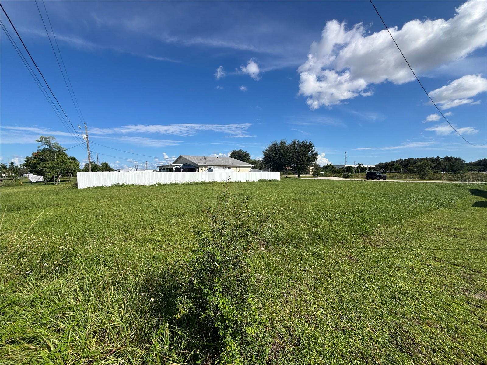 CAPE CORAL - Land