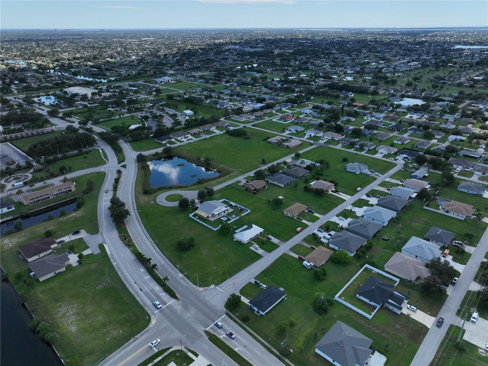 CAPE CORAL - Land