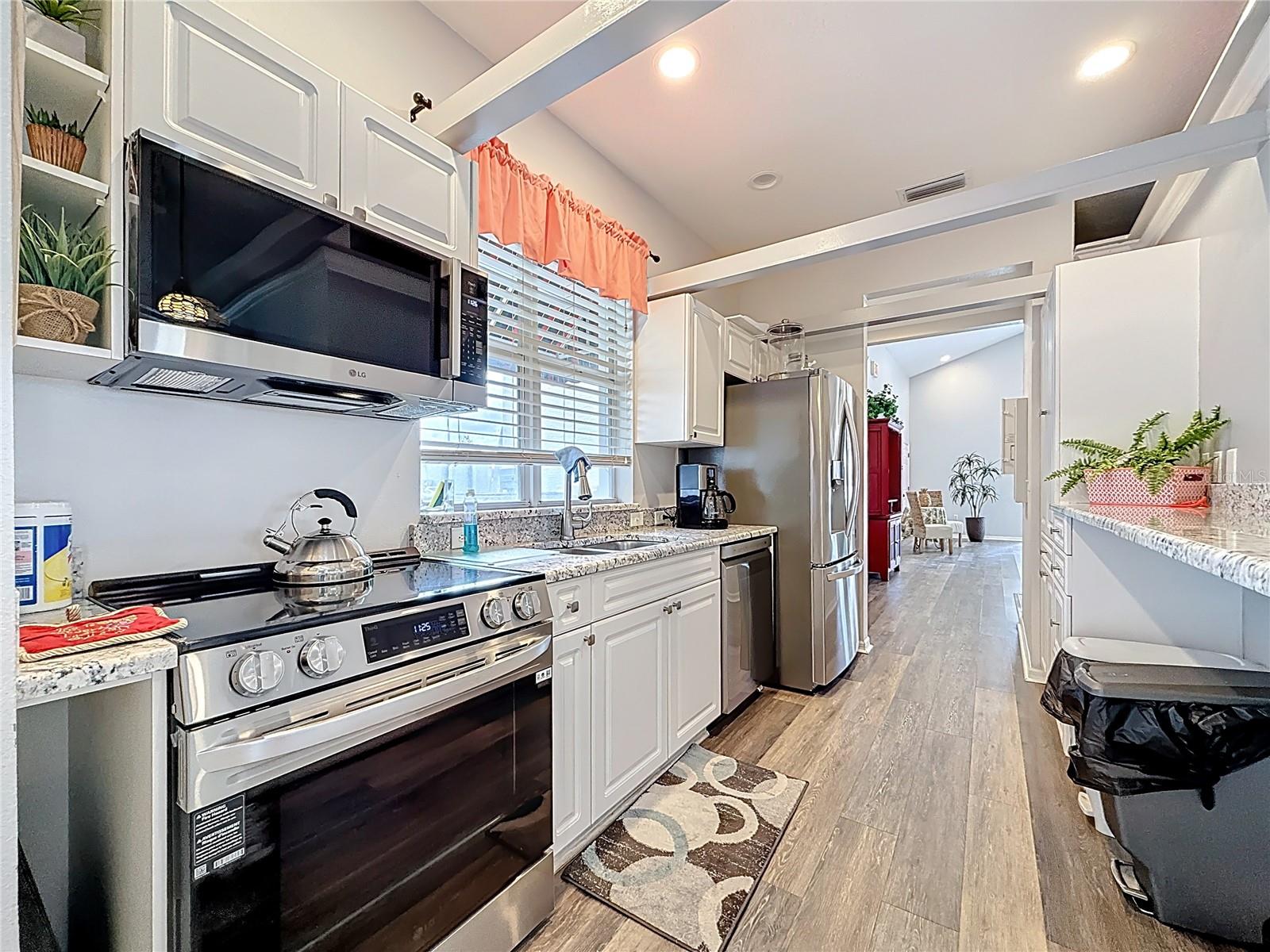 COUNTRY CLUB CONDO AT EAST BAY - Residential