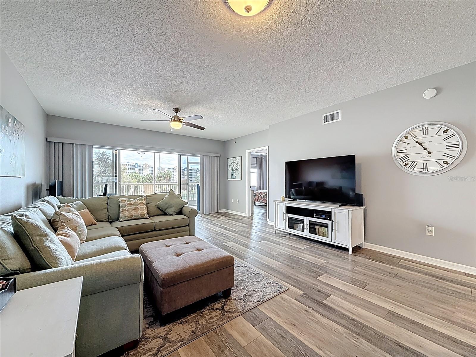 COUNTRY CLUB CONDO AT EAST BAY - Residential