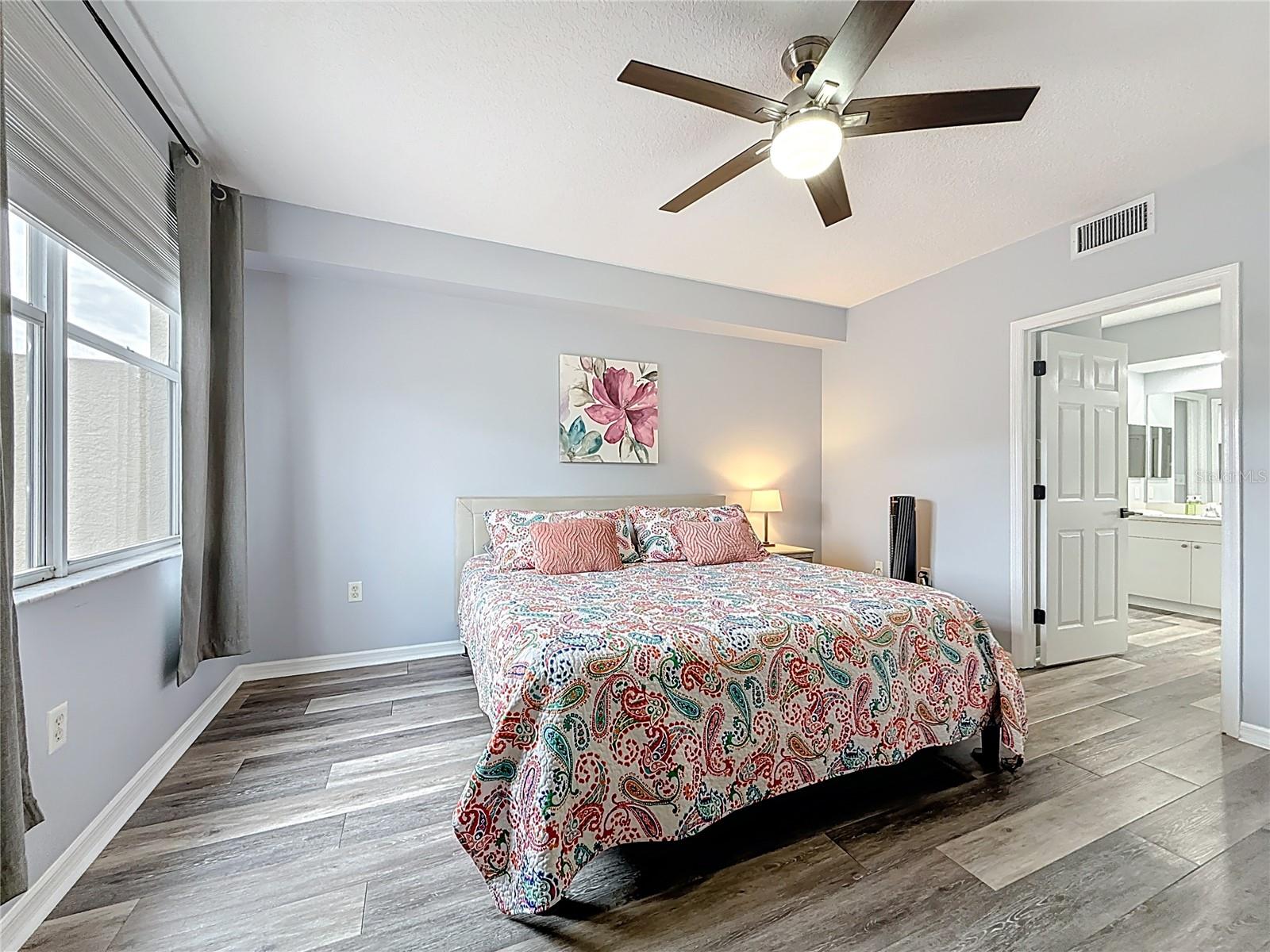 COUNTRY CLUB CONDO AT EAST BAY - Residential