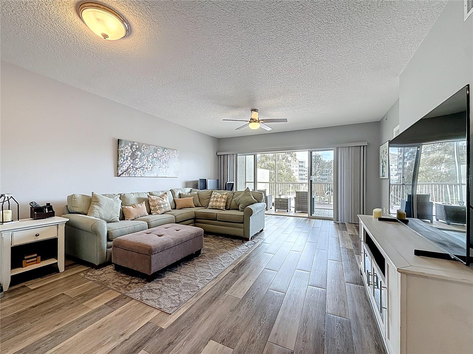 COUNTRY CLUB CONDO AT EAST BAY - Residential