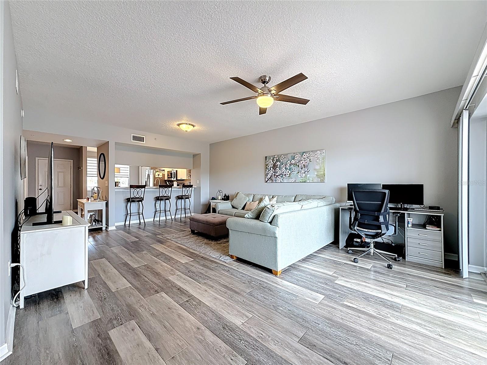 COUNTRY CLUB CONDO AT EAST BAY - Residential