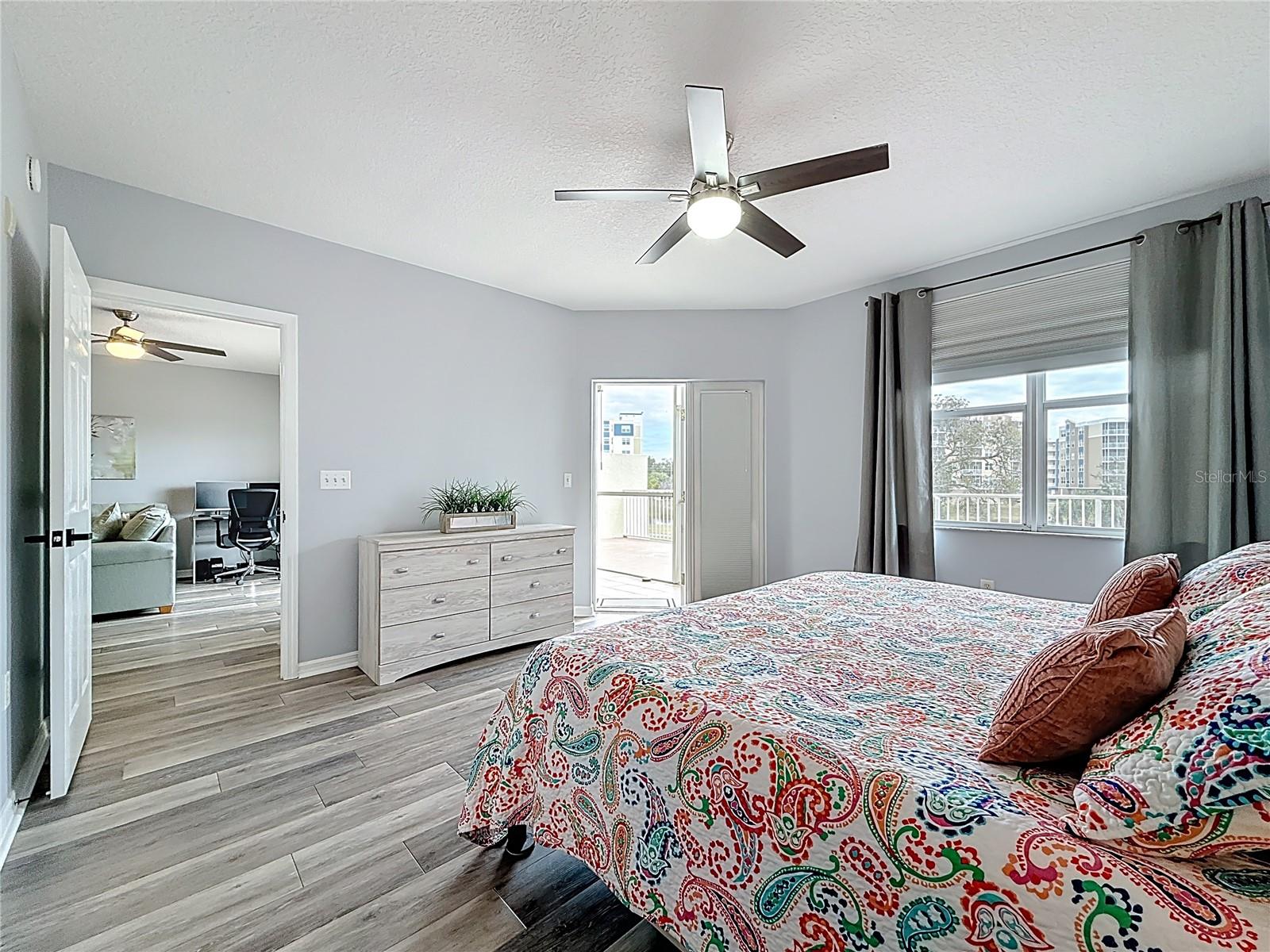 COUNTRY CLUB CONDO AT EAST BAY - Residential