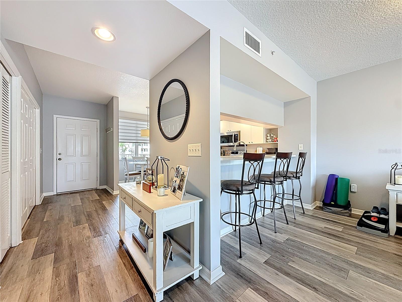 COUNTRY CLUB CONDO AT EAST BAY - Residential