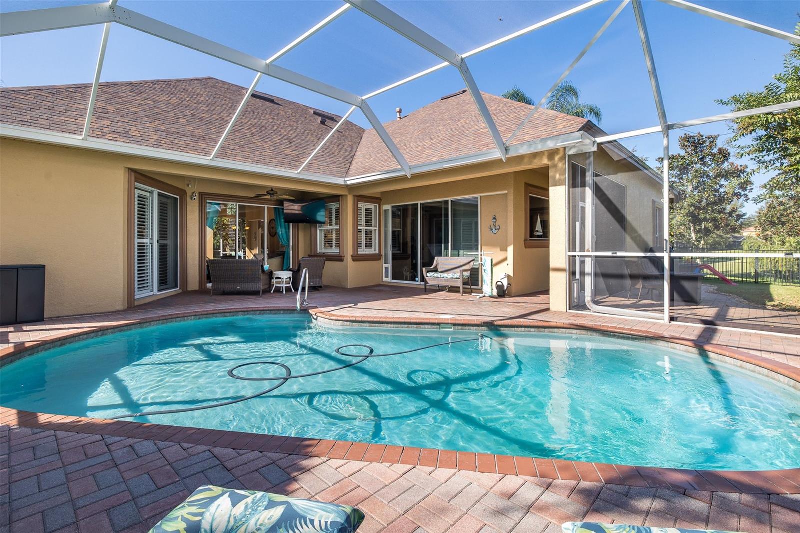 CHAMPIONS CLUB - Residential