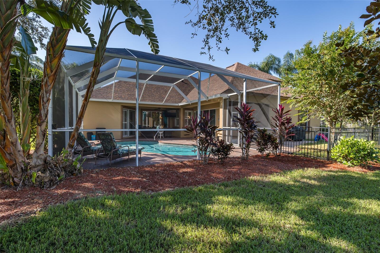 CHAMPIONS CLUB - Residential